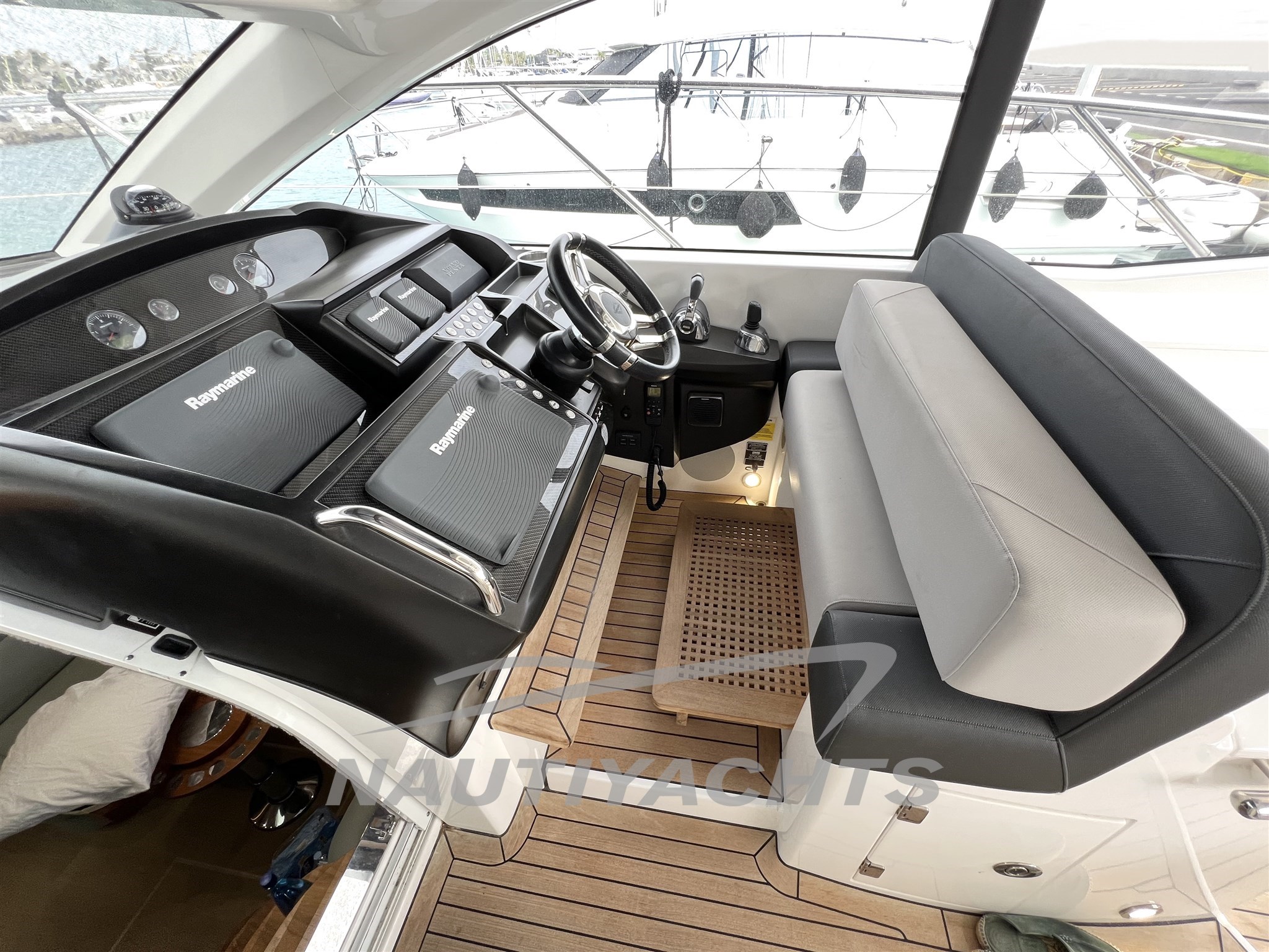 slider 15 Sunseeker San Remo 485